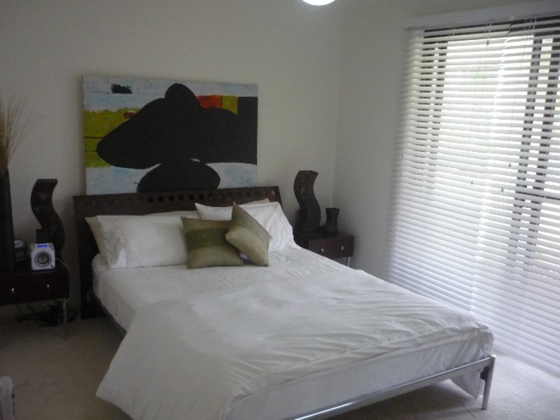 42 Edinburgh Road, Benowa QLD 4217