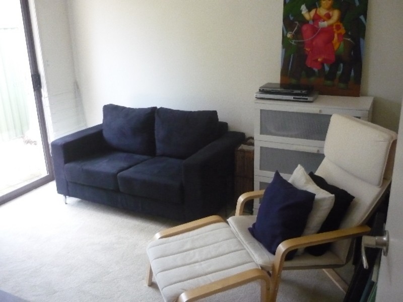 42 Edinburgh Road, Benowa QLD 4217