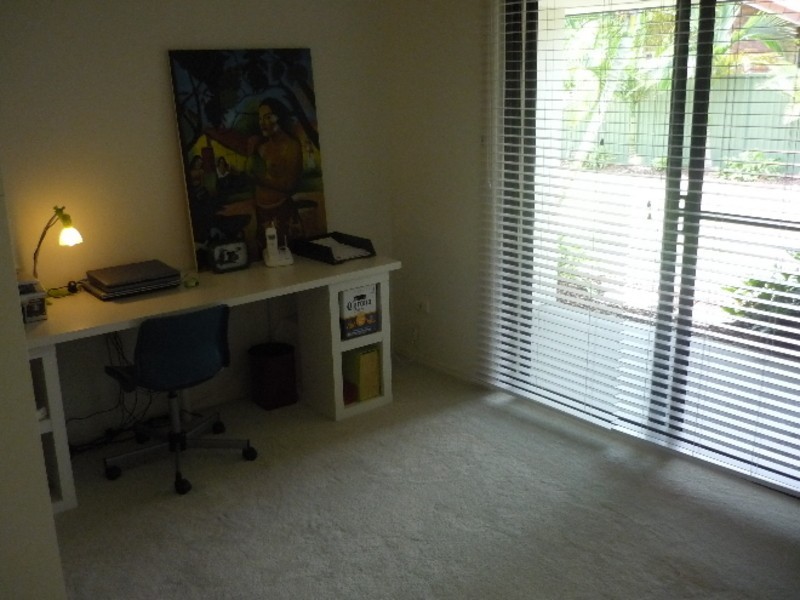 42 Edinburgh Road, Benowa QLD 4217