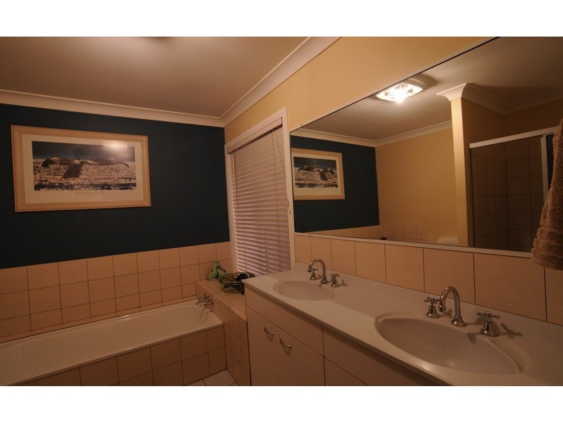 43 Adelong  Road, Shailer Park QLD 4128