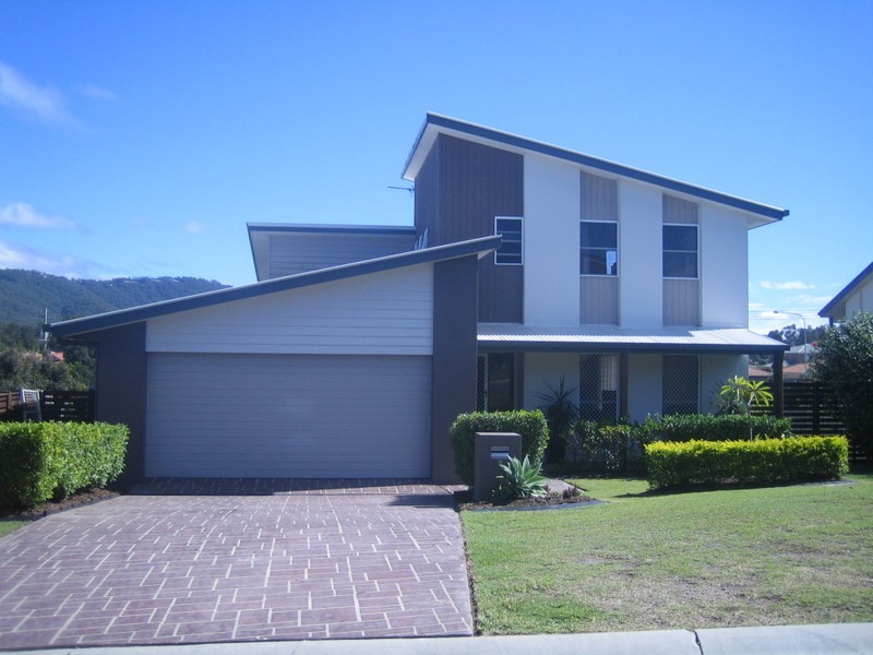 8 Appollo Place, Oxenford QLD 4210