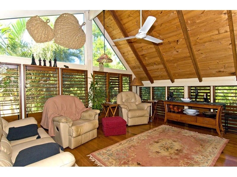 7 Dawn Street, Coochiemudlo Island QLD 4184