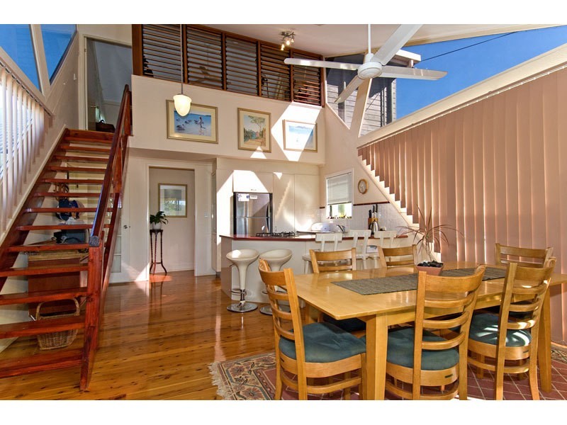 7 Dawn Street, Coochiemudlo Island QLD 4184