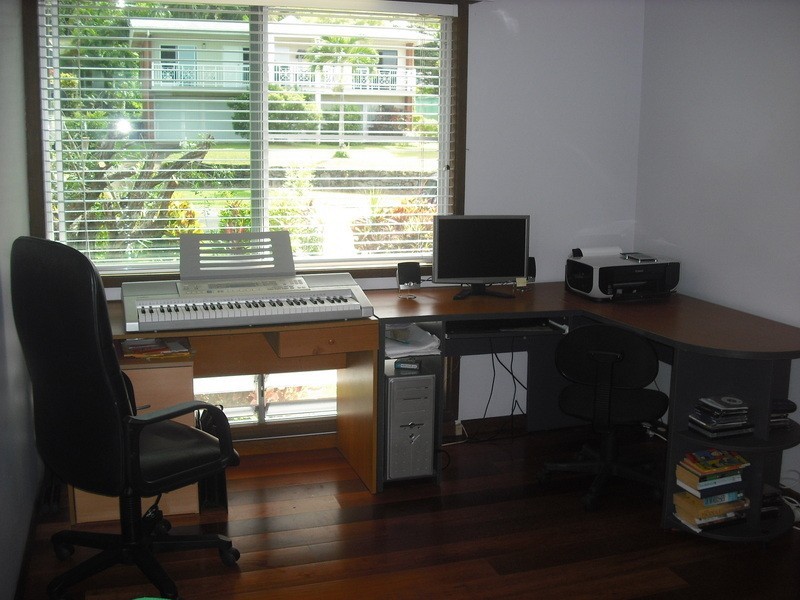 7 Sommerville Crescent, Whitfield QLD 4870