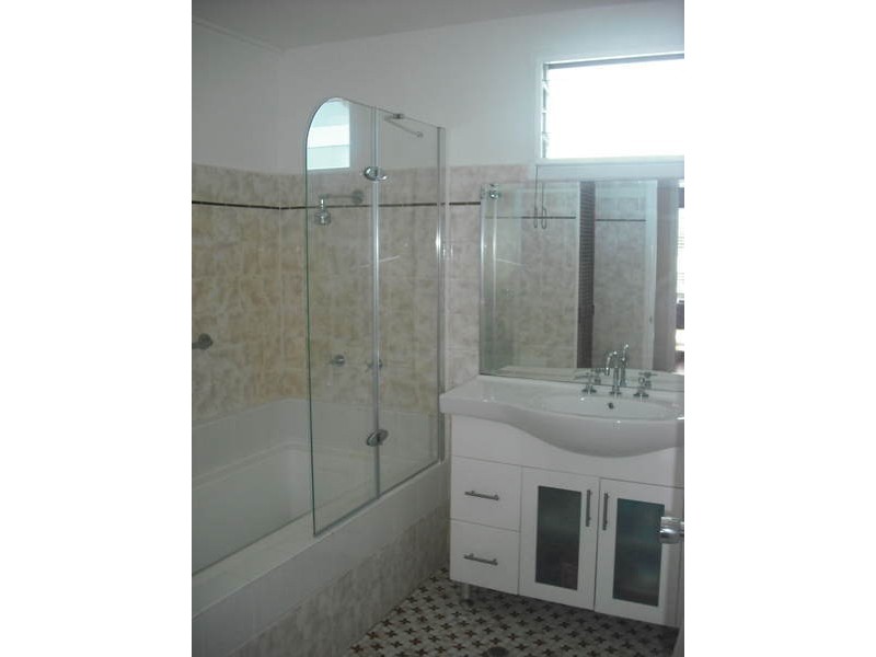 7 Sommerville Crescent, Whitfield QLD 4870