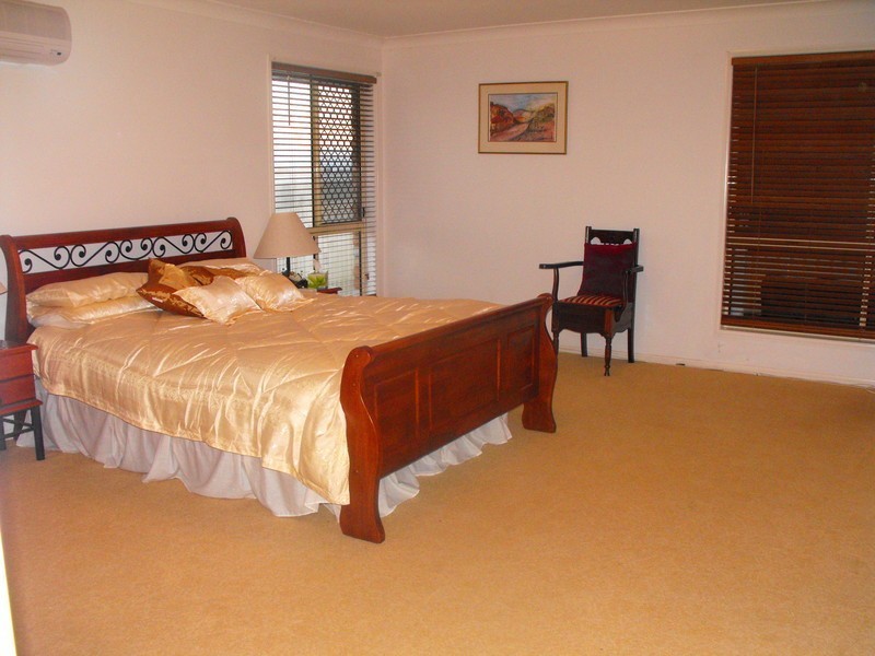 38 Lake Breeze  Drive, Loganholme QLD 4129