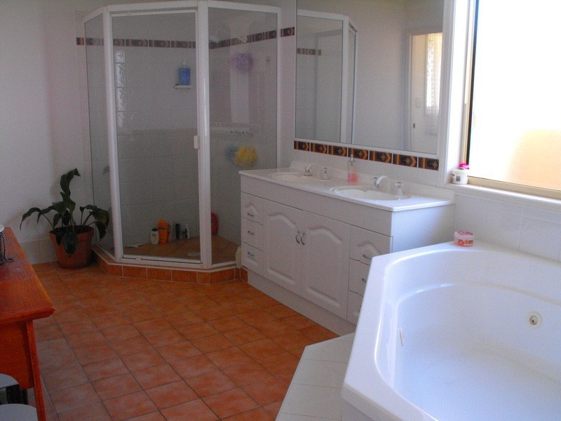 38 Lake Breeze  Drive, Loganholme QLD 4129