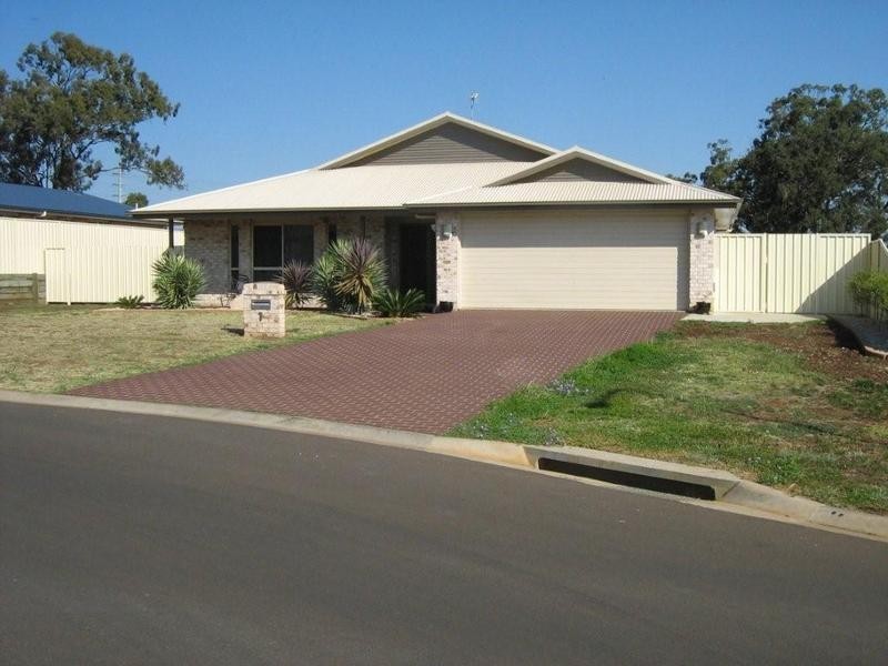 1 Schaefer Court, Westbrook QLD 4350