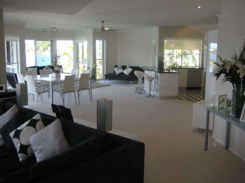 15 Shorehaven Drive, Noosa Waters QLD 4566