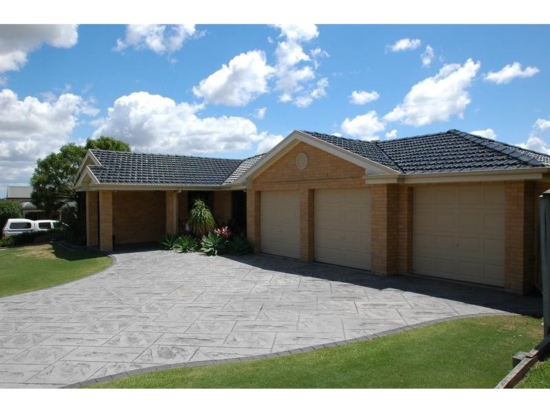 17 Wilton Drive, East Maitland NSW 2323