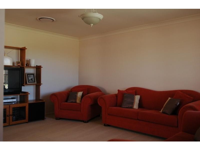 17 Wilton Drive, East Maitland NSW 2323