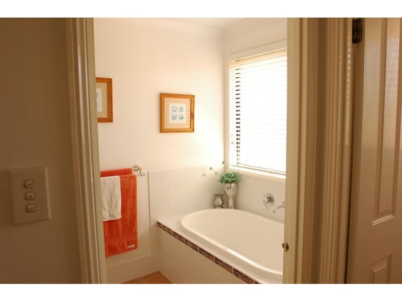 17 Wilton Drive, East Maitland NSW 2323