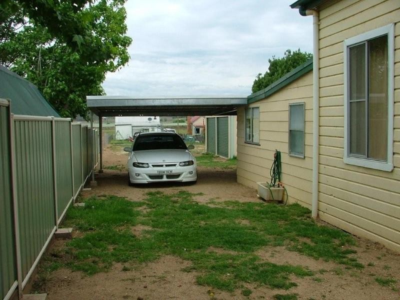 8 Medora Street, Inverell NSW 2360