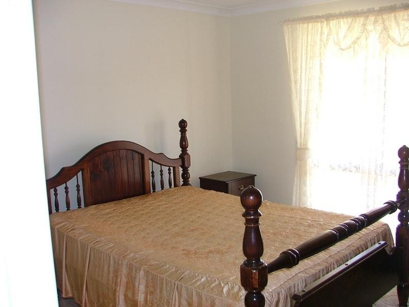 2 Stirling Street, Inverell NSW 2360