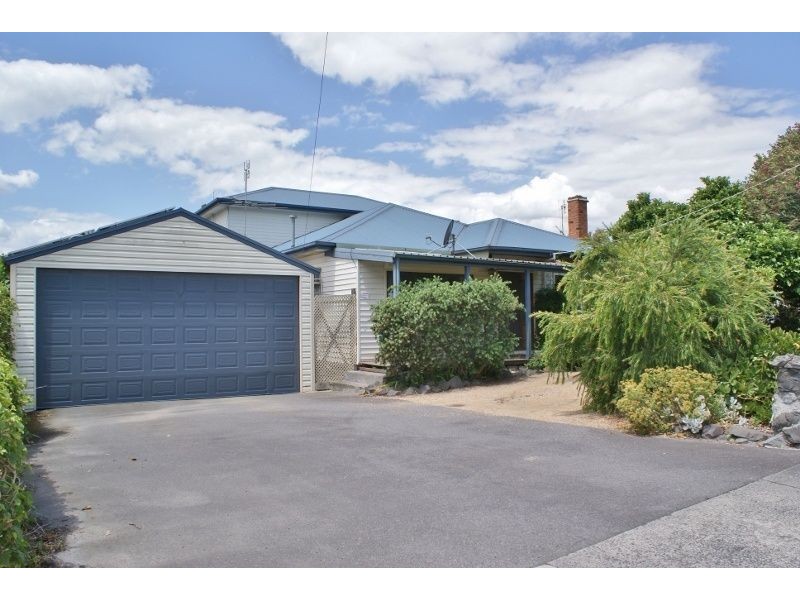 12 March Street, Newborough VIC 3825