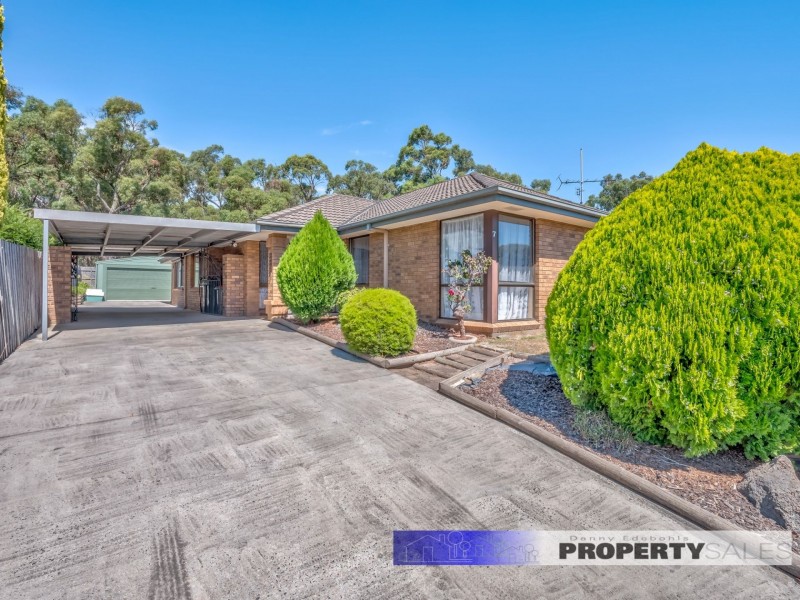 7 McMillan Court, Newborough VIC 3825