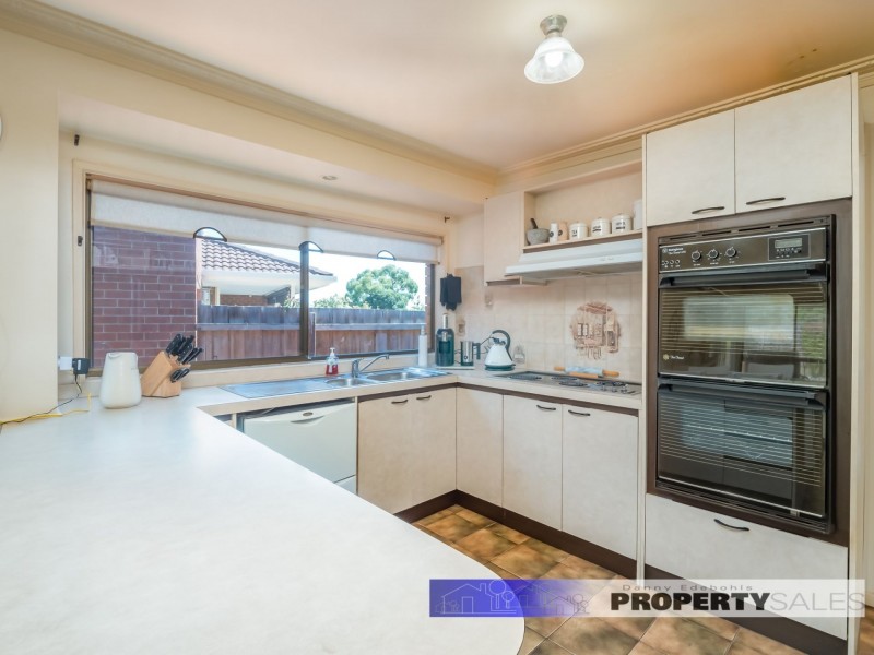 7 McMillan Court, Newborough VIC 3825