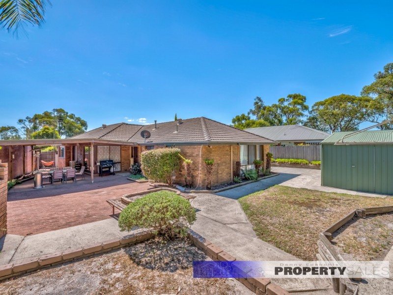 7 McMillan Court, Newborough VIC 3825