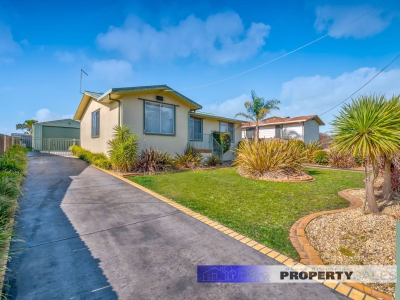 65 Western Ave, Newborough VIC 3825