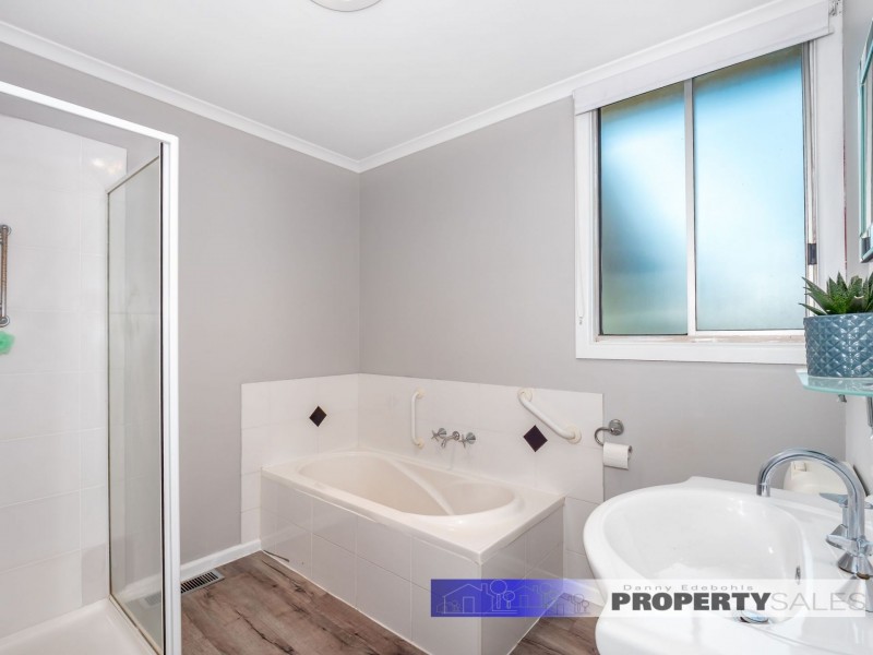65 Western Ave, Newborough VIC 3825