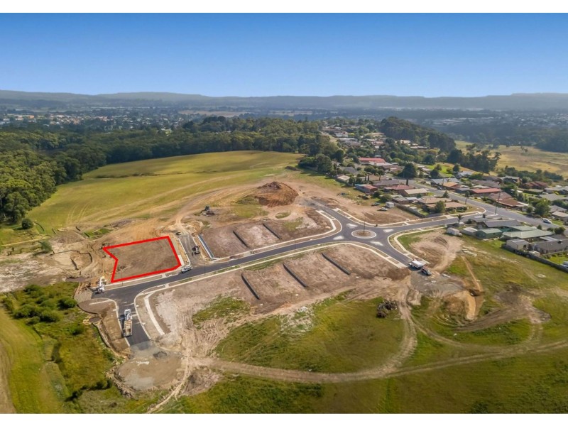 14 Wattle Blossom Boulevard, Moe VIC 3825