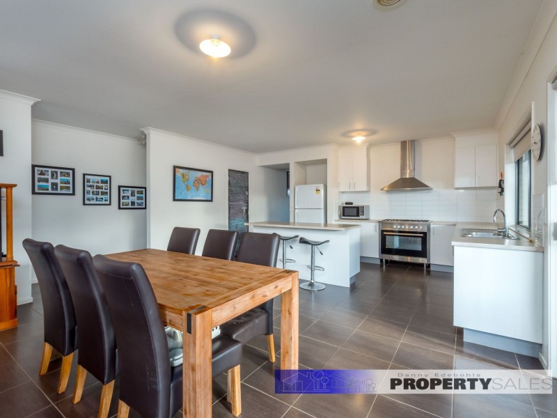 2 Copperhead Court, Newborough VIC 3825