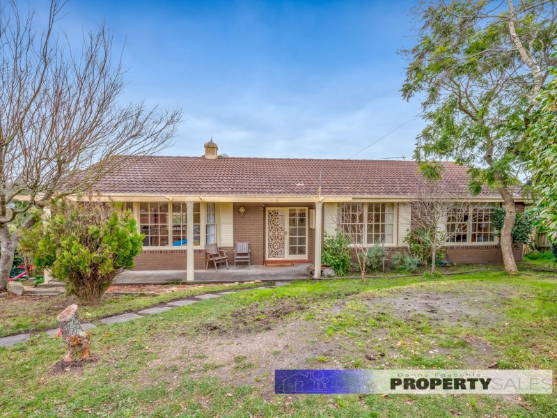 11 Smallburn Avenue, Newborough VIC 3825