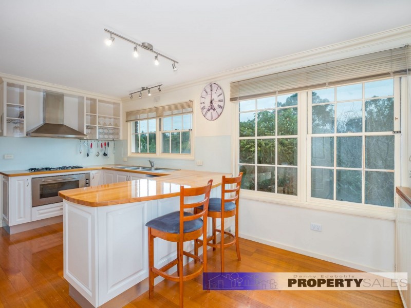 11 Smallburn Avenue, Newborough VIC 3825