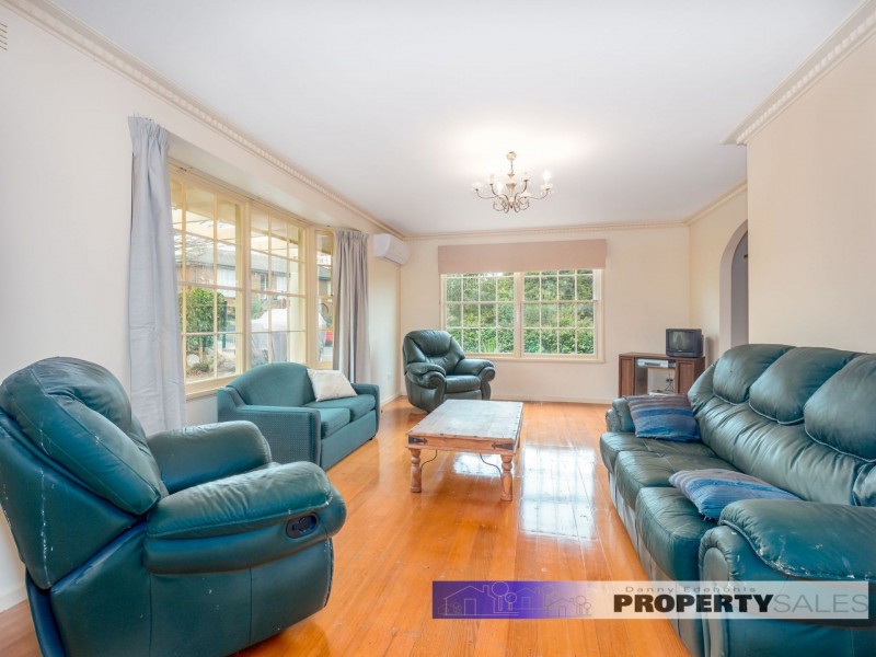 11 Smallburn Avenue, Newborough VIC 3825