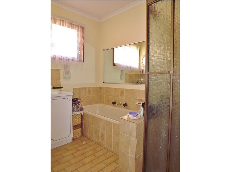 1/2D Mitchells Road, Moe VIC 3825