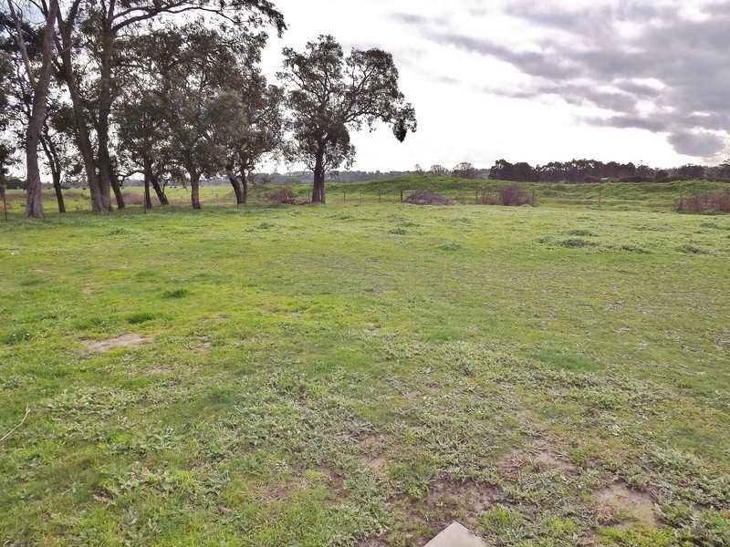 23 (Lot 37) Sweetwater Place, Moe VIC 3825