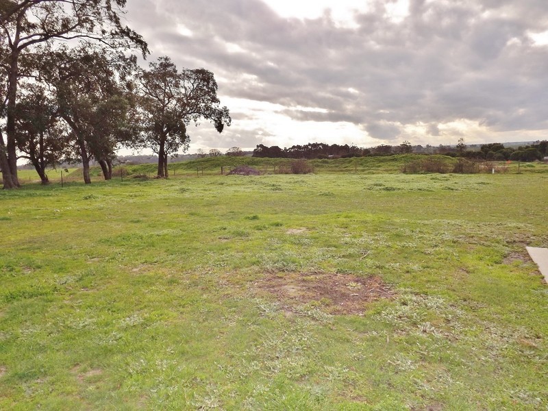 23 (Lot 37) Sweetwater Place, Moe VIC 3825
