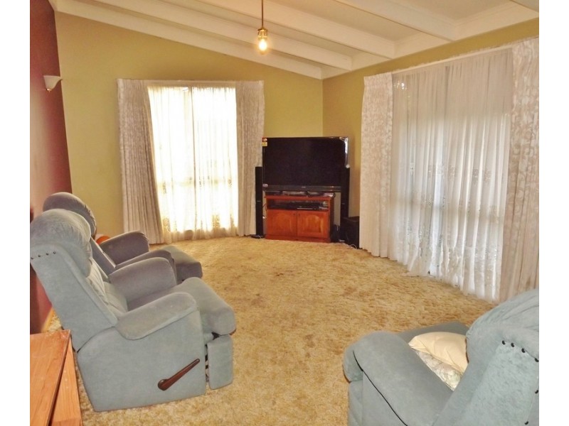 10 Durham Road, Newborough VIC 3825