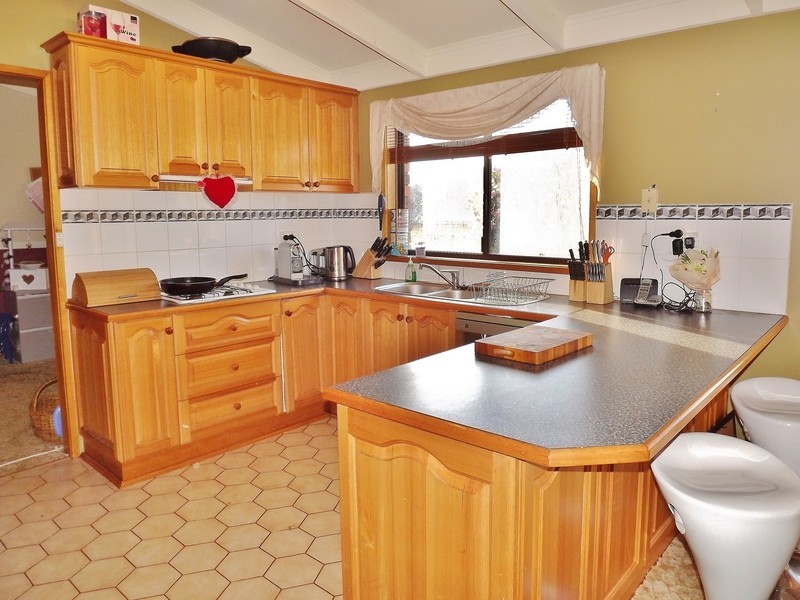 10 Durham Road, Newborough VIC 3825