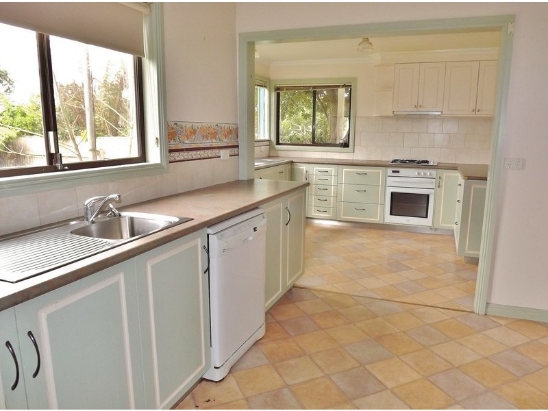 68 Hennessey Street, Moe VIC 3825