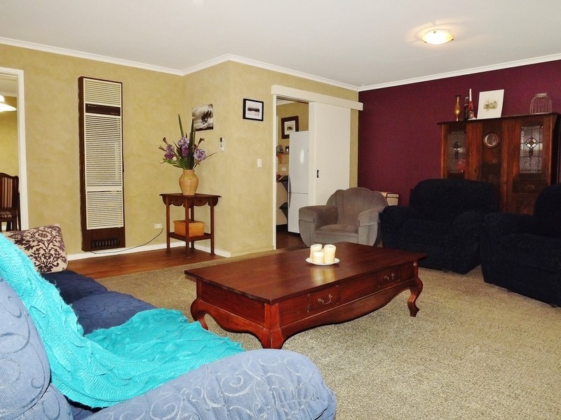 46 Randall Crescent, Moe VIC 3825