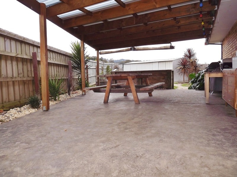 46 Randall Crescent, Moe VIC 3825