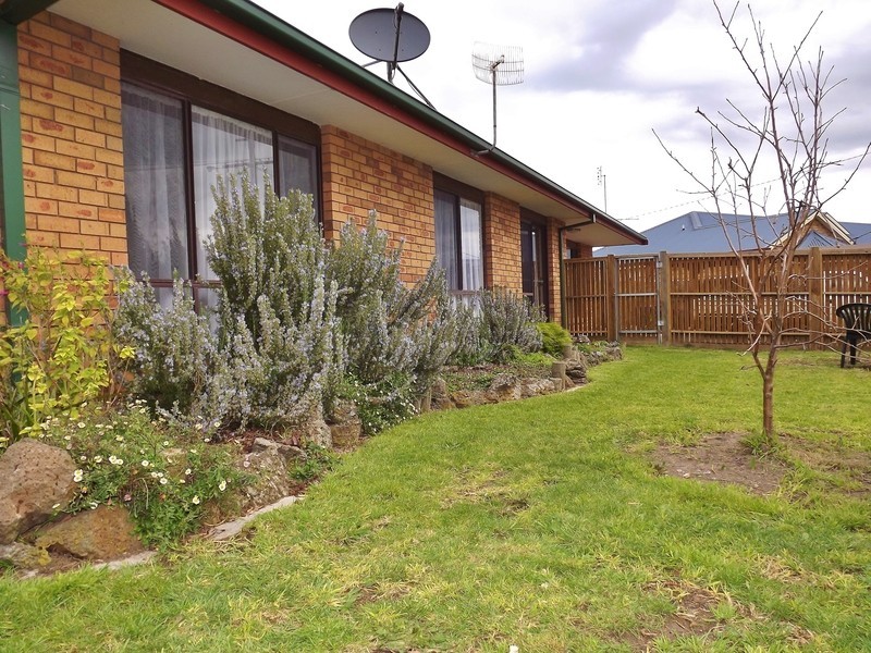 46 Randall Crescent, Moe VIC 3825