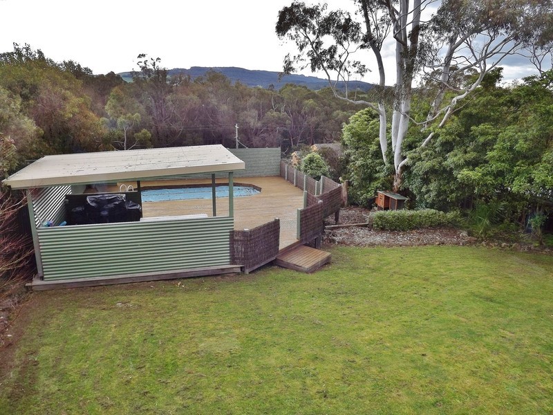 15 Joy Street, Newborough VIC 3825