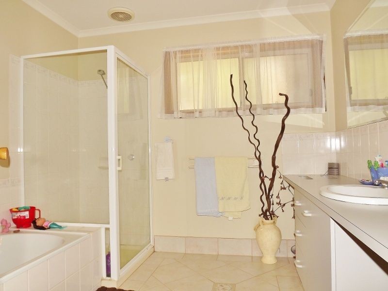 12 Wirrana Drive, Moe VIC 3825