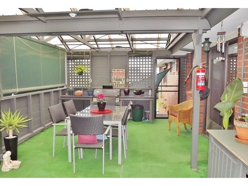 1 Amor Court, Newborough VIC 3825