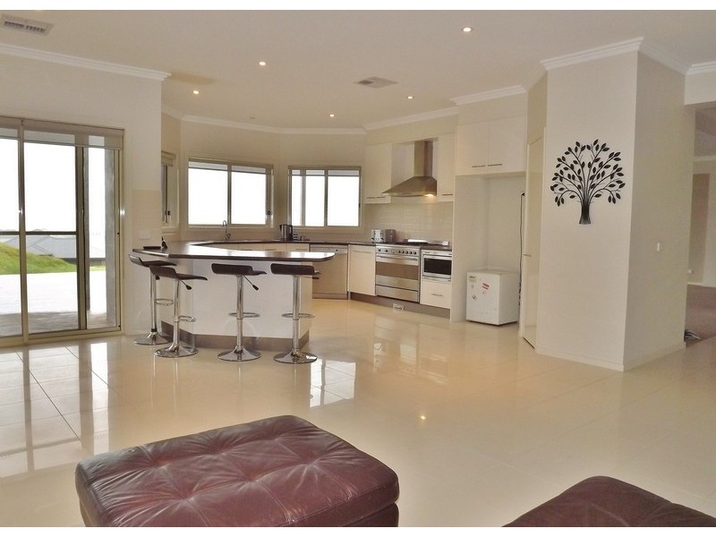 1 Sharnee Court, Moe VIC 3825