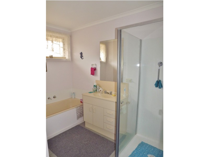 3/7 Saxtons Drive, Moe VIC 3825