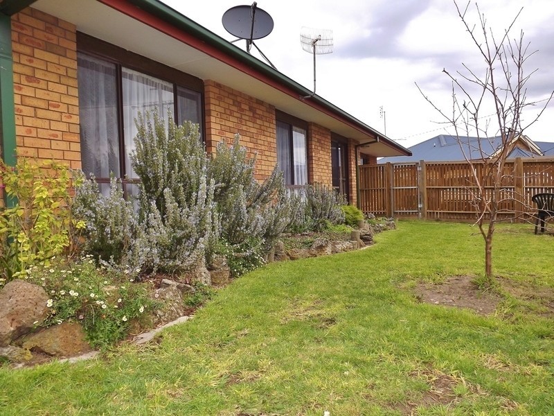 46 Randall Crescent, Moe VIC 3825