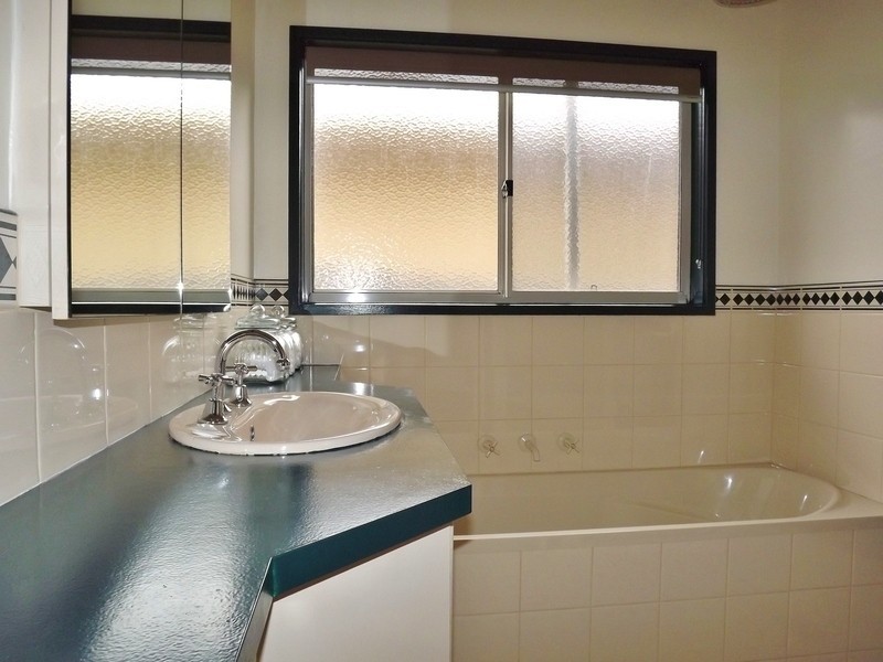 15 Joy Street, Newborough VIC 3825