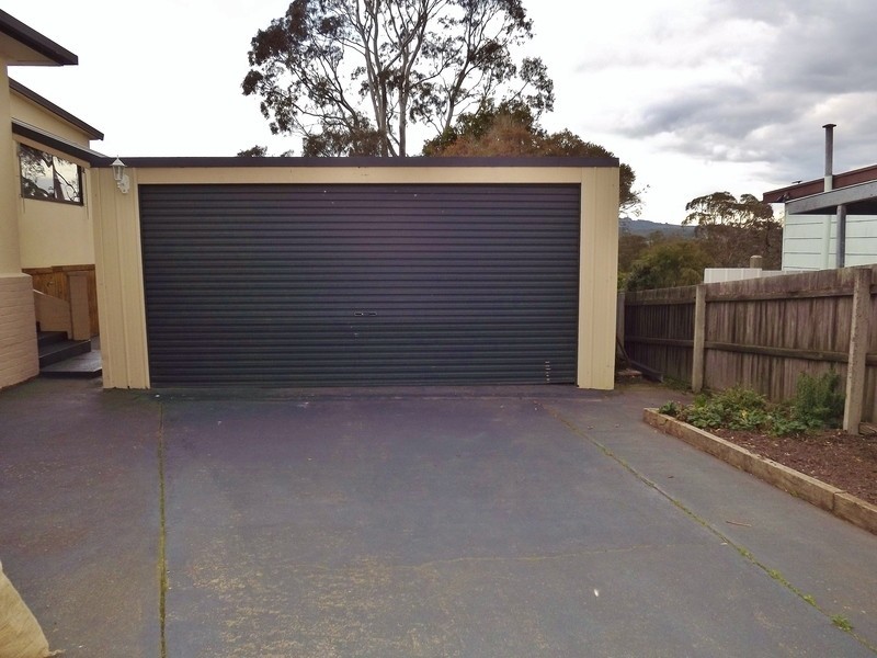 15 Joy Street, Newborough VIC 3825