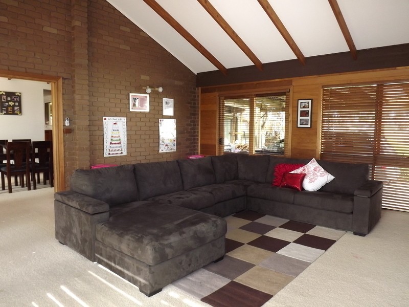 7 Frys Track, Newborough VIC 3825