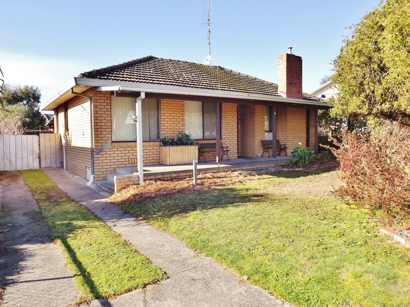 23 Alexander Avenue, Moe VIC 3825