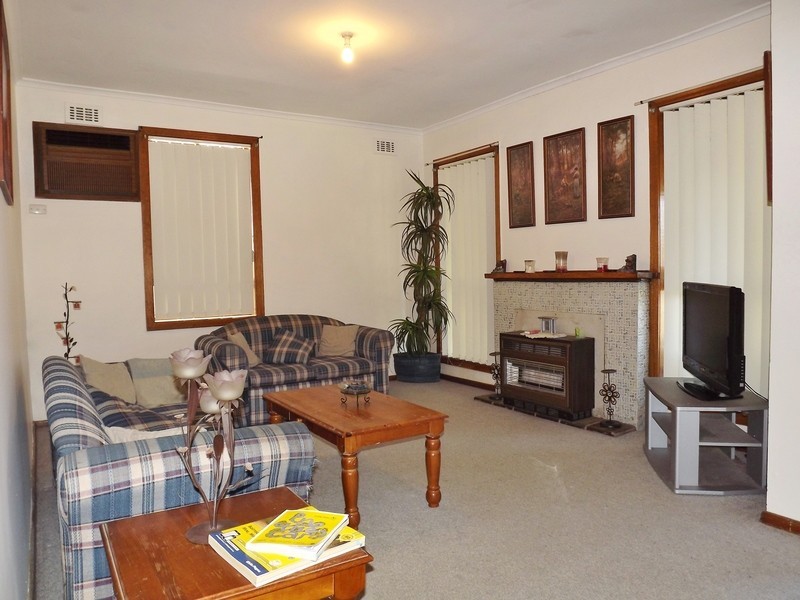 23 Alexander Avenue, Moe VIC 3825