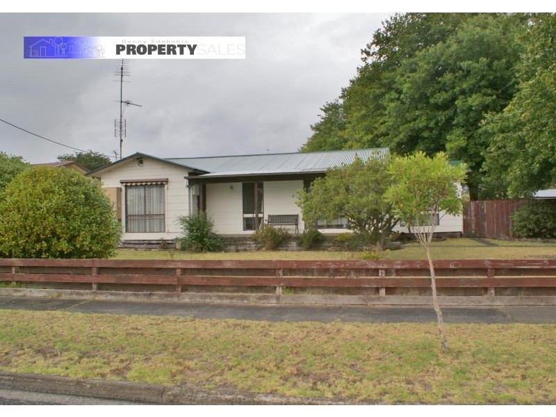 23 Western Avenue, Newborough VIC 3825